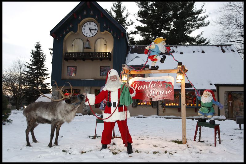 Santa shares cock piss fan photo