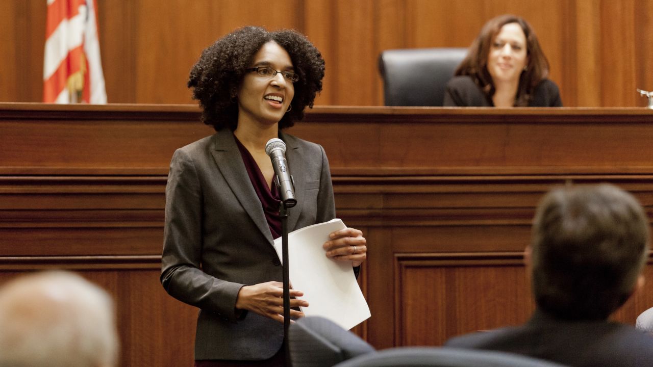在这个十二月. 22, 2014, 照片, 莱昂德拉·克鲁格在旧金山加利福尼亚最高法院的确认听证会上向司法任命委员会发表讲话.