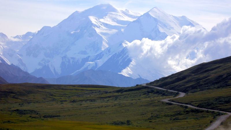 Climber dies during Denali summit attempt | CNN - NewsOpener