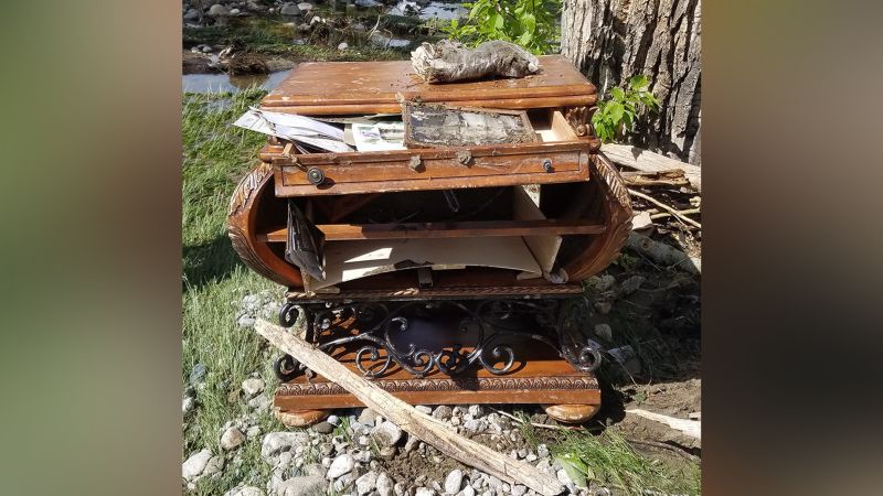 Montana couple reunited with old family photos after floodwaters sent their furniture floating down the street | CNN - Accidents Montana couple reunited with old family photos after floodwaters sent their furniture floating down the street | CNN