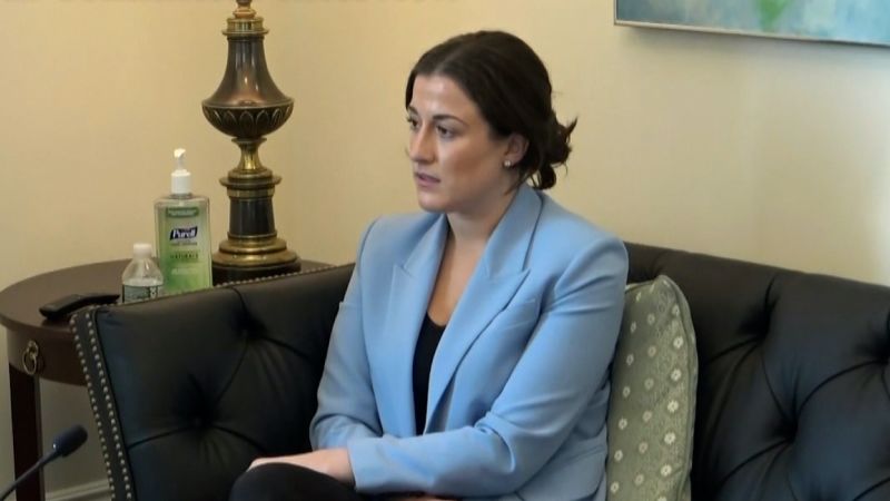 Who is Cassidy Hutchinson, the Meadows aide testifying before Congress? | CNN Politics - NewsOpener