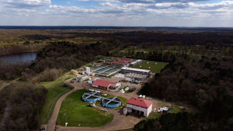 Jackson, Mississippi, city council approves agreement with EPA to establish federal oversight of long-term water crisis solutions | CNN - NewsOpener