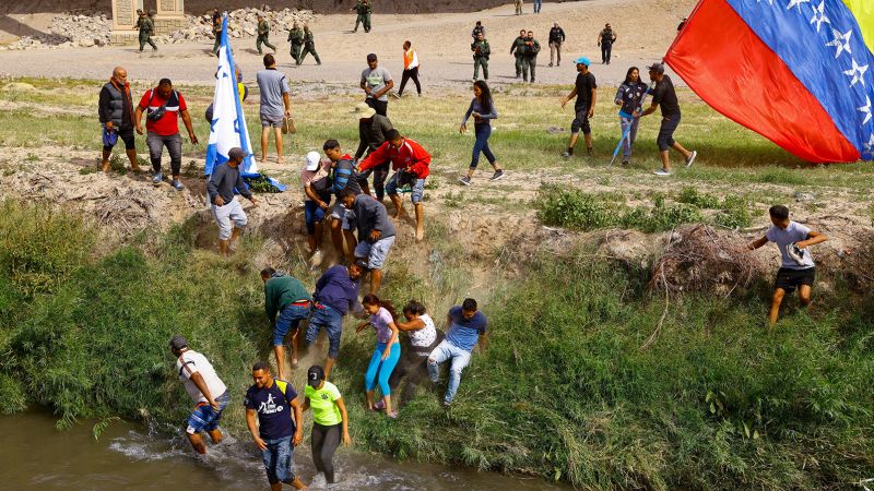 US federal agents fired pepper ball projectiles at Venezuelan protesters near El Paso after border patrol agent was injured, officials say | CNN - border control US federal agents fired pepper ball projectiles at Venezuelan protesters near El Paso after border patrol agent was injured, officials say | CNN