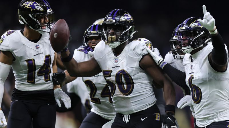 Justin Houston tiene una noche para recordar mientras que Baltimore Ravens superan ampliamente a New Orleans Saints en el Monday Night Football.