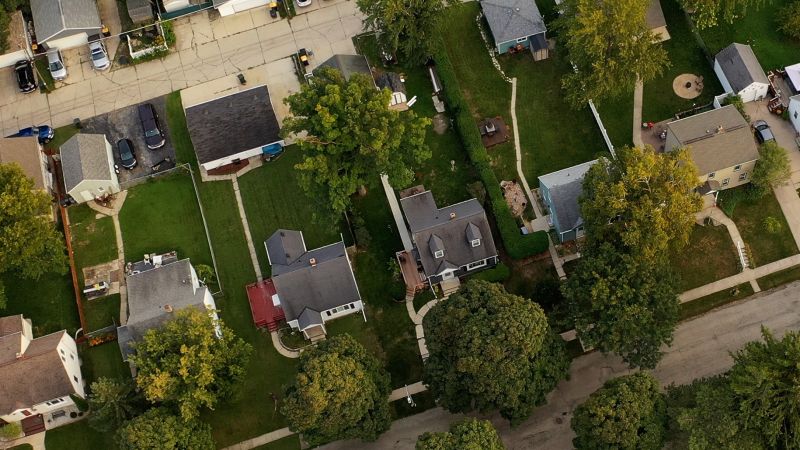 Mortgage giants raise loan limits to a record level for 2023 | CNN Business - NewsOpener