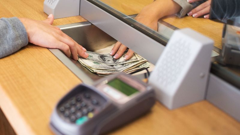 Why some lawmakers want to raise the FDIC insurance limit for your savings | CNN Business 1 Why some lawmakers want to raise the FDIC insurance limit for your savings | CNN Business
