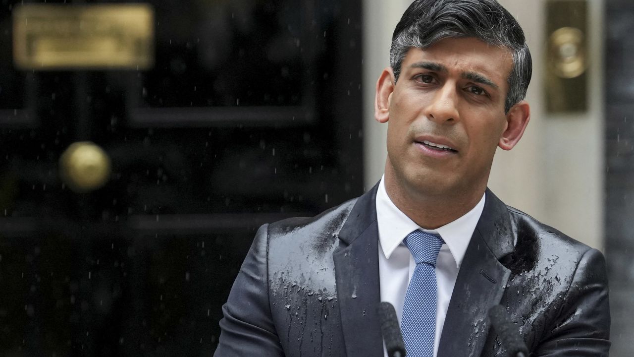 British Prime Minister Rishi Sunak delivers a speech calling for a general election outside 10 Downing Street in London, on May 22. 