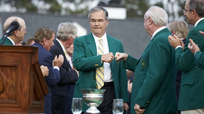 Report: Arnold Palmer's green jacket stolen from Augusta