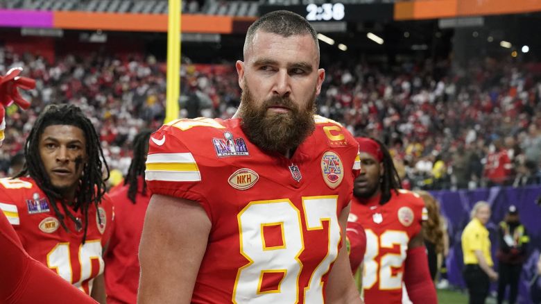 Travis Kelce names comedians he'd want to roast him