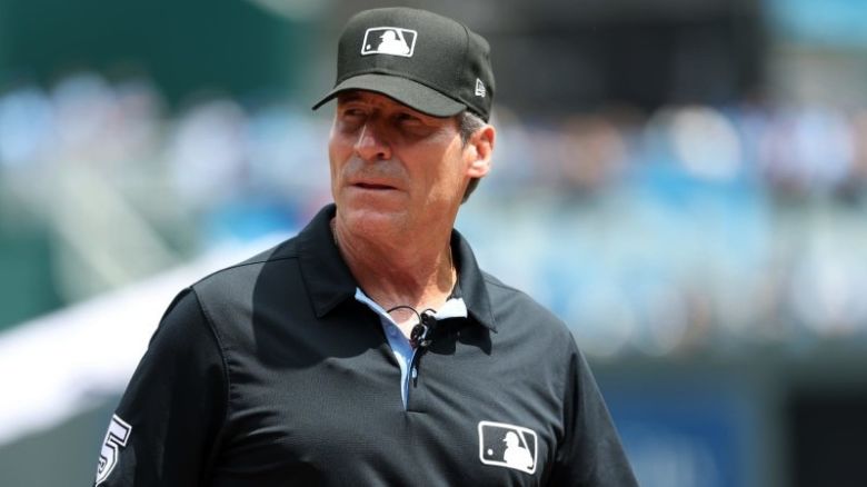 Controversial MLB umpire retiring