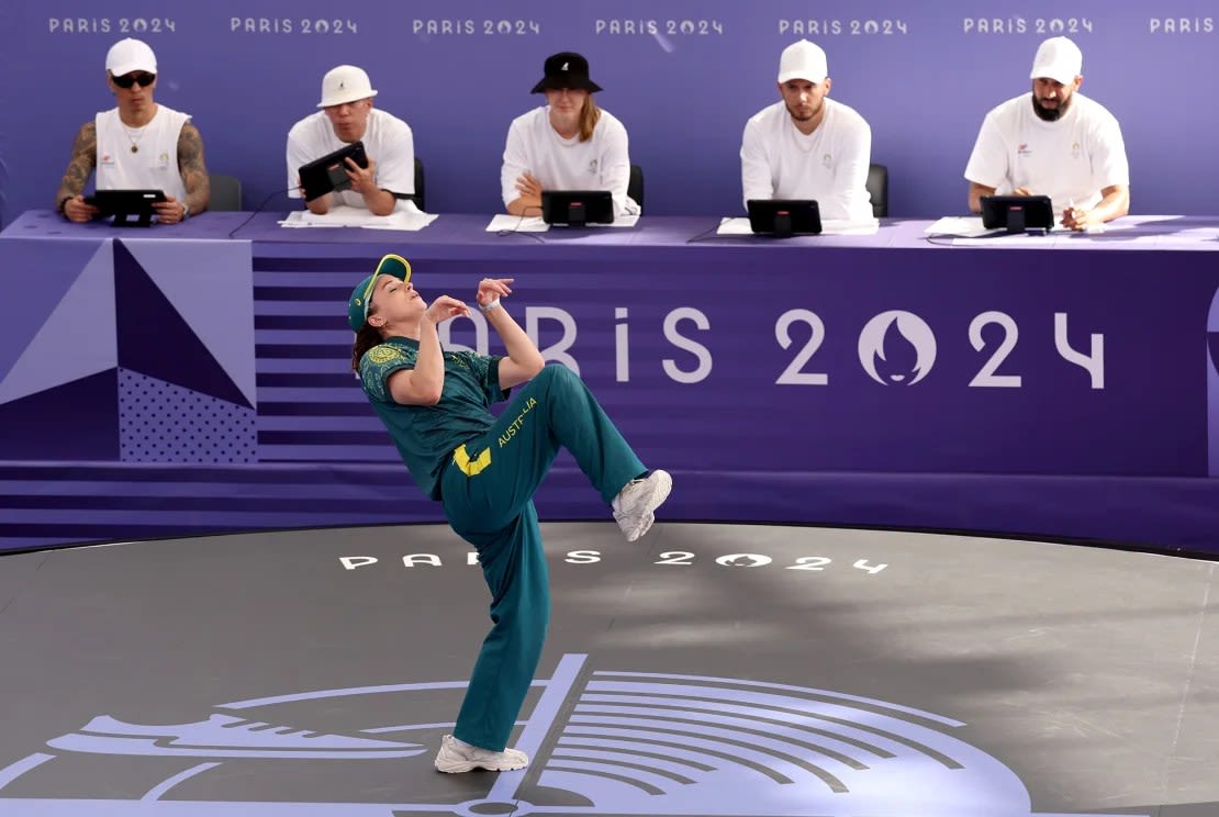 La actuación de Gunn en los Juegos de París incluyó un salto de canguro, que, según ella, estaba inspirado en la mascota olímpica de Australia, el canguro del boxeo. Ezra Shaw/Getty Images).