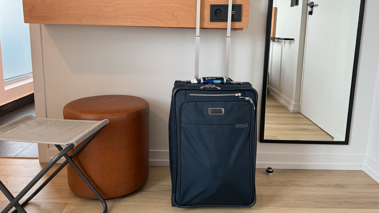 Carry on bag size american online