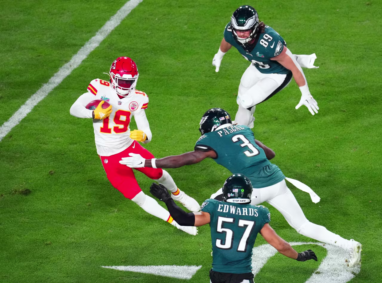 Kadarius Toney of the Chiefds returns a punt.