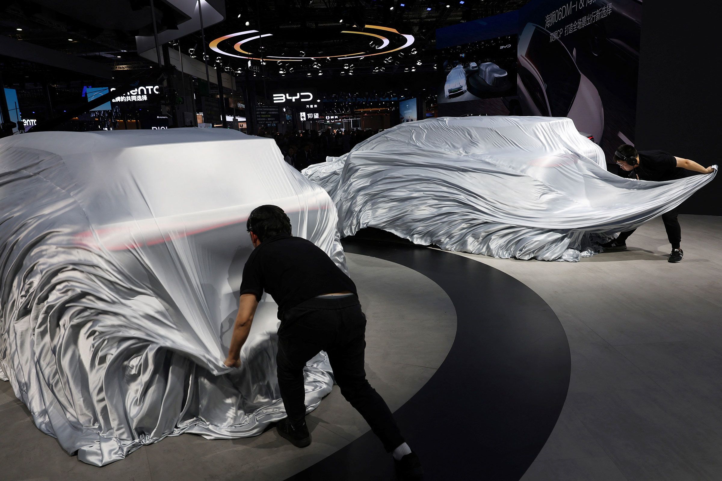 China's electric vehicle industry is preparing to take on the world. Is America ready? | CNN Business