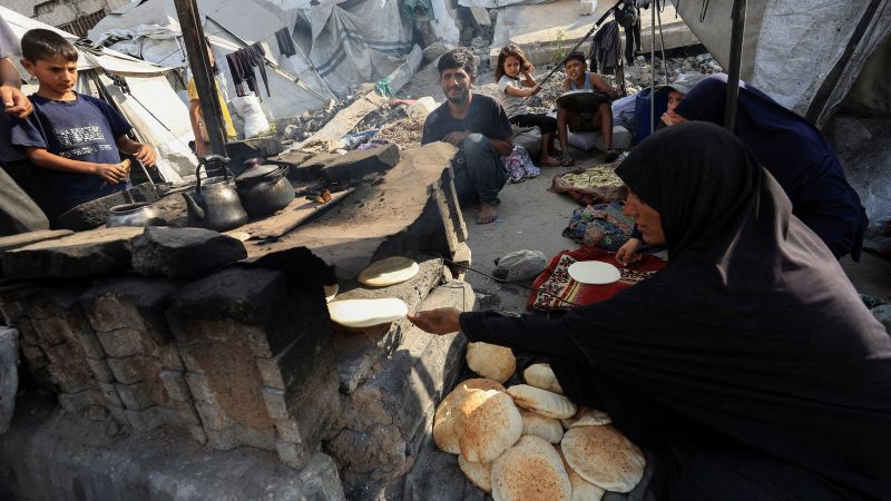 Вижте всички теми Връзка копирана Следвайте В ексклузивно интервю за