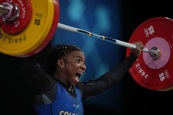 Colombian weightlifter Yenny Álvarez competes on August 8.