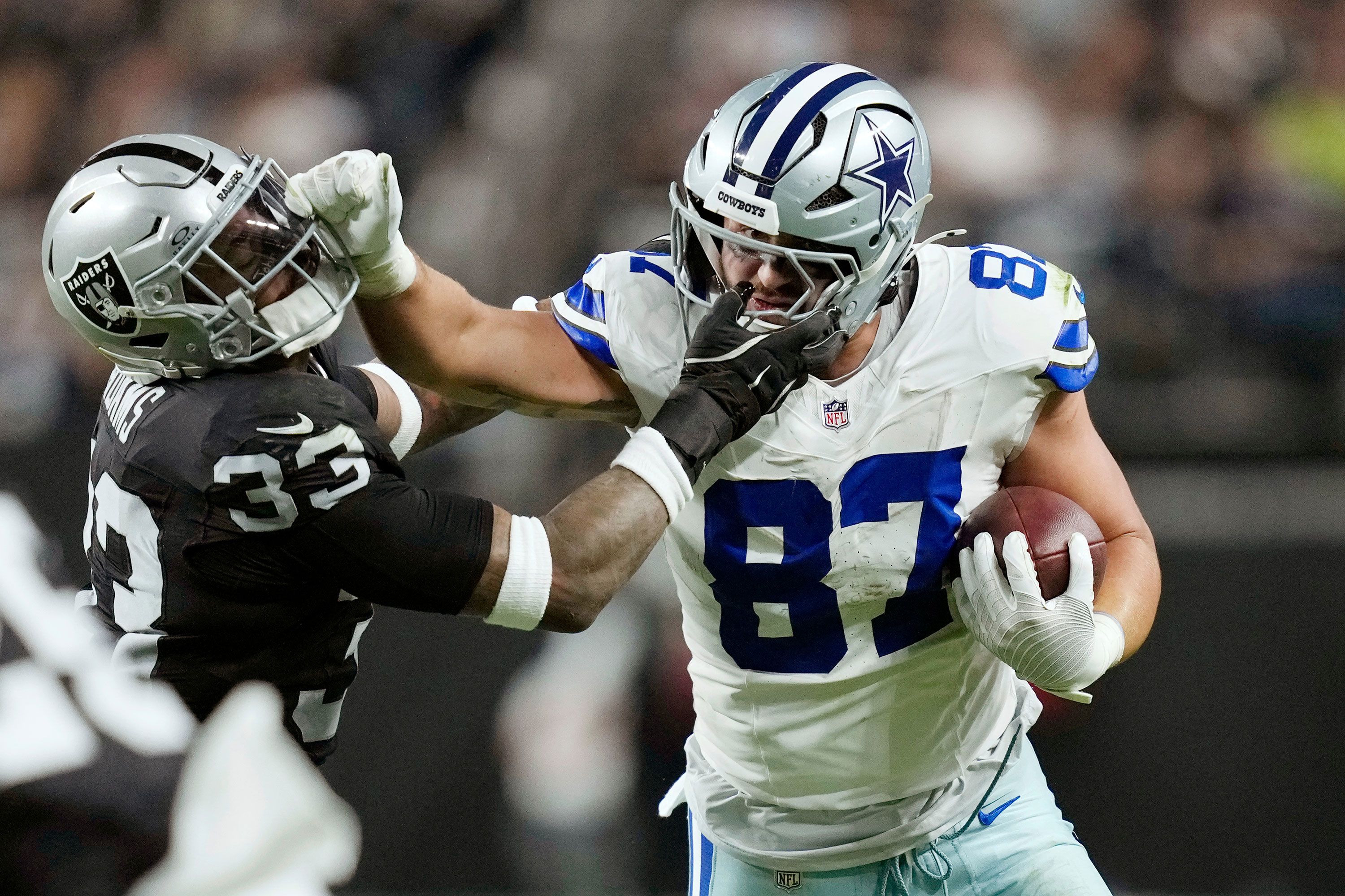 Dallas Cowboys ダラス カウボーイズ レイダース NFL Dallas Cowboys keep playoff hopes alive with dominant win over Las