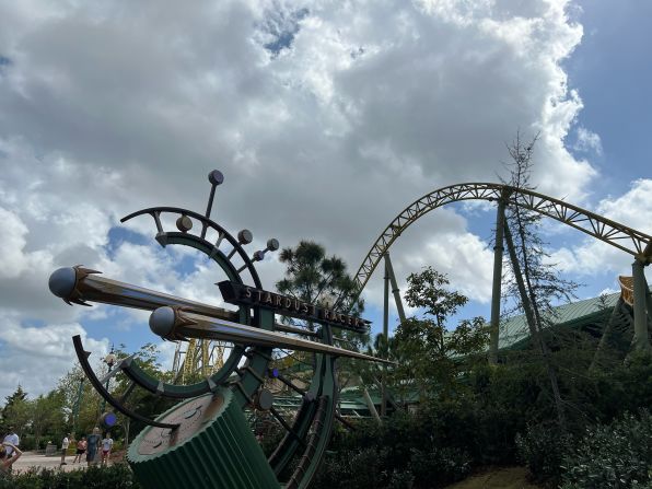 <strong>Stardust Racers: </strong>Celestial Park also features a roller coaster called Stardust Racers, which has dual tracks crossing each other.