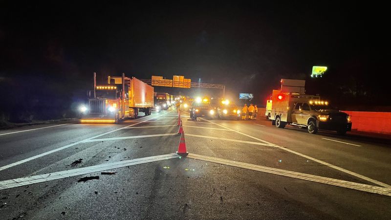 नैशविले I-40: छोटे विमान दुर्घटना में कई लोग मारे गए और राजमार्ग बंद करना पड़ा
