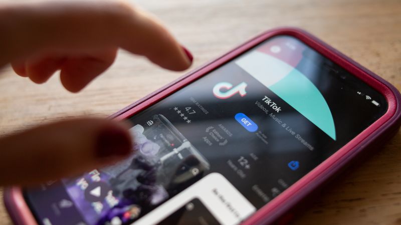 Тръмп казва, че има купувач на Tiktok. Here are the players who have been vying to buy the app