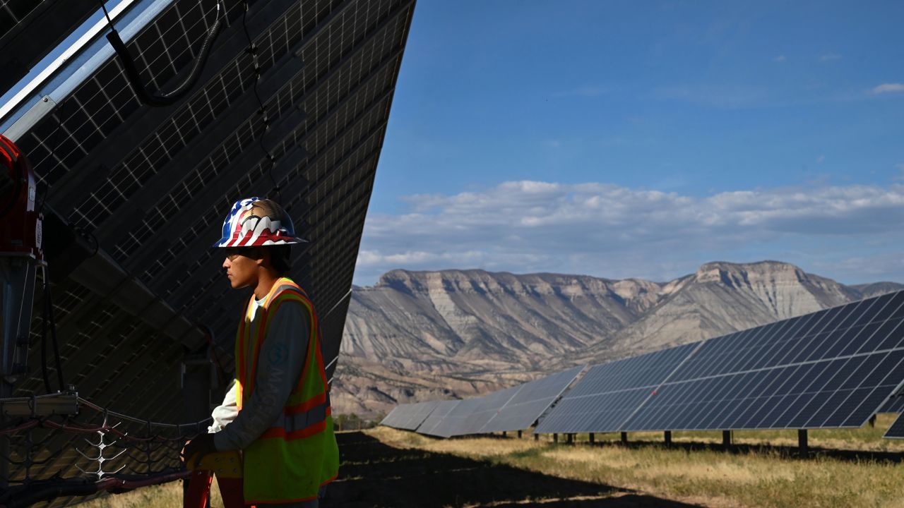 GARFIELD COUNTY, CO - OCTOBER 10: Matthew Varela works on the High Mesa Solar and Solar facility on Thursday October 10, 2024 in Garfield County, CO. Western Colorado has historically been known as a strong producer of energy. Oil and gas has a long history in Mesa and Garfield Counties as renewable energies such a solar is on the increase. (Photo by Matt McClain/The Washington Post via Getty Images)