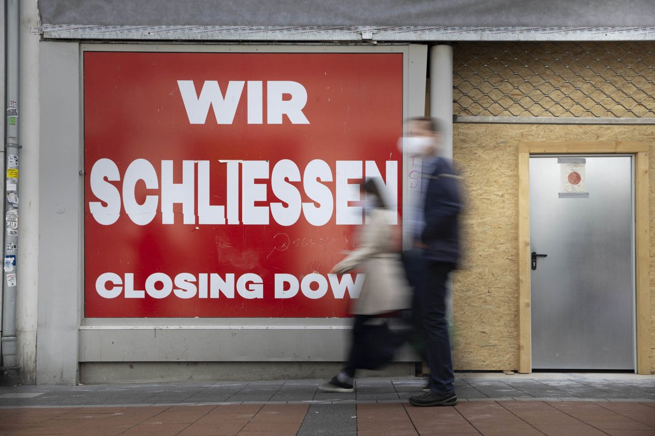 A shop announces that it will close during the COVID-19 pandemic in Bonn, Germany on May 5.
