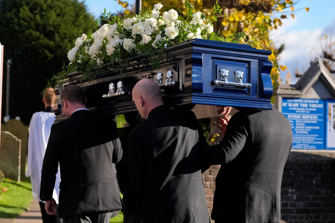 Las estrellas de One Direction se reúnen para el funeral de su ex compañero de banda Liam Payne