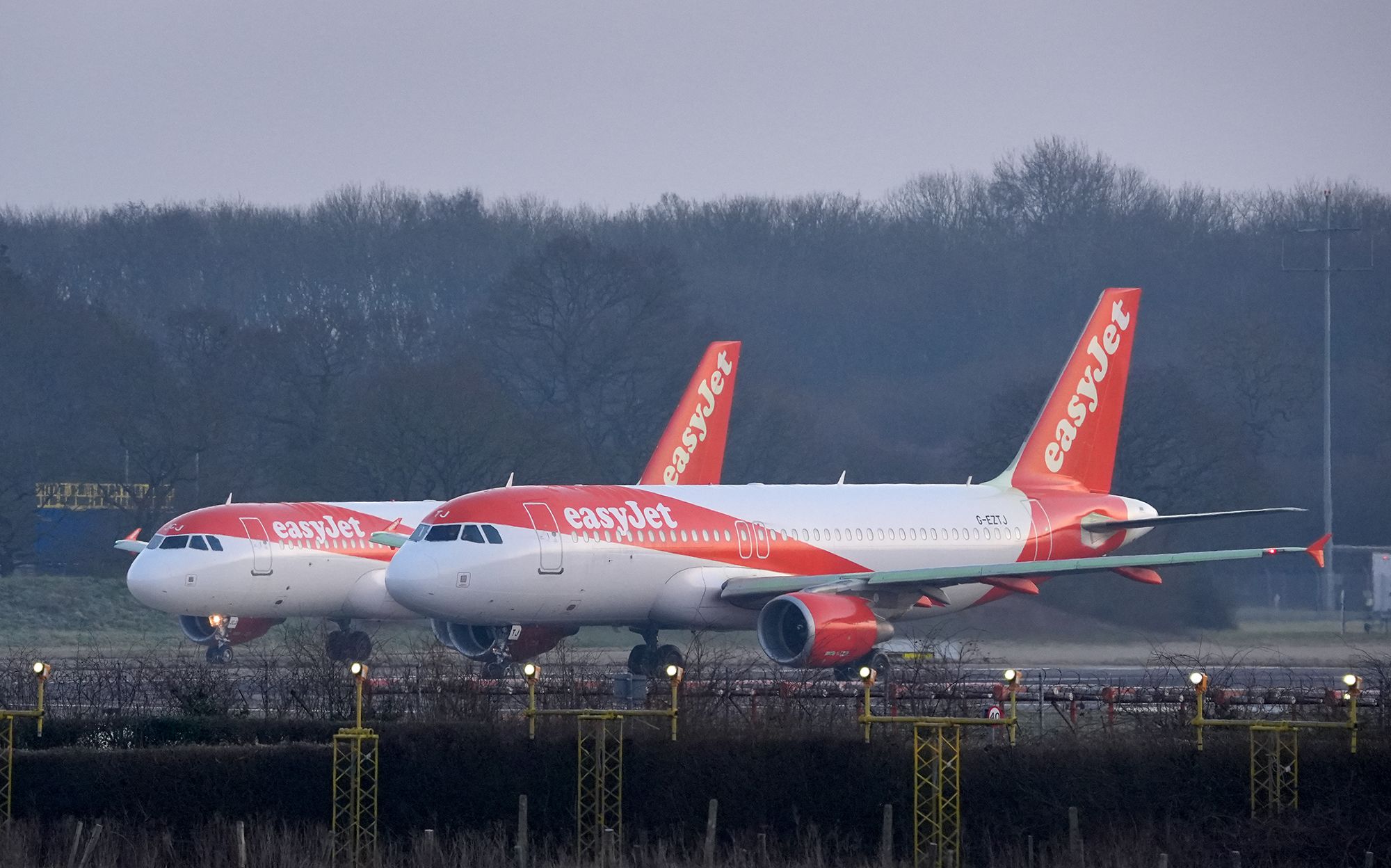 EasyJet investigating after pilot reportedly flew too close to mountain |  CNN