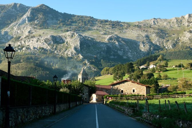 <strong>2. Asador Etxebarri (Atxondo, Spain): I</strong>n second place is a Spanish favorite. Located in the country's Basque region, this inviting, rustic restaurant in a mountainous destination features flame-grilled meats and seafood.