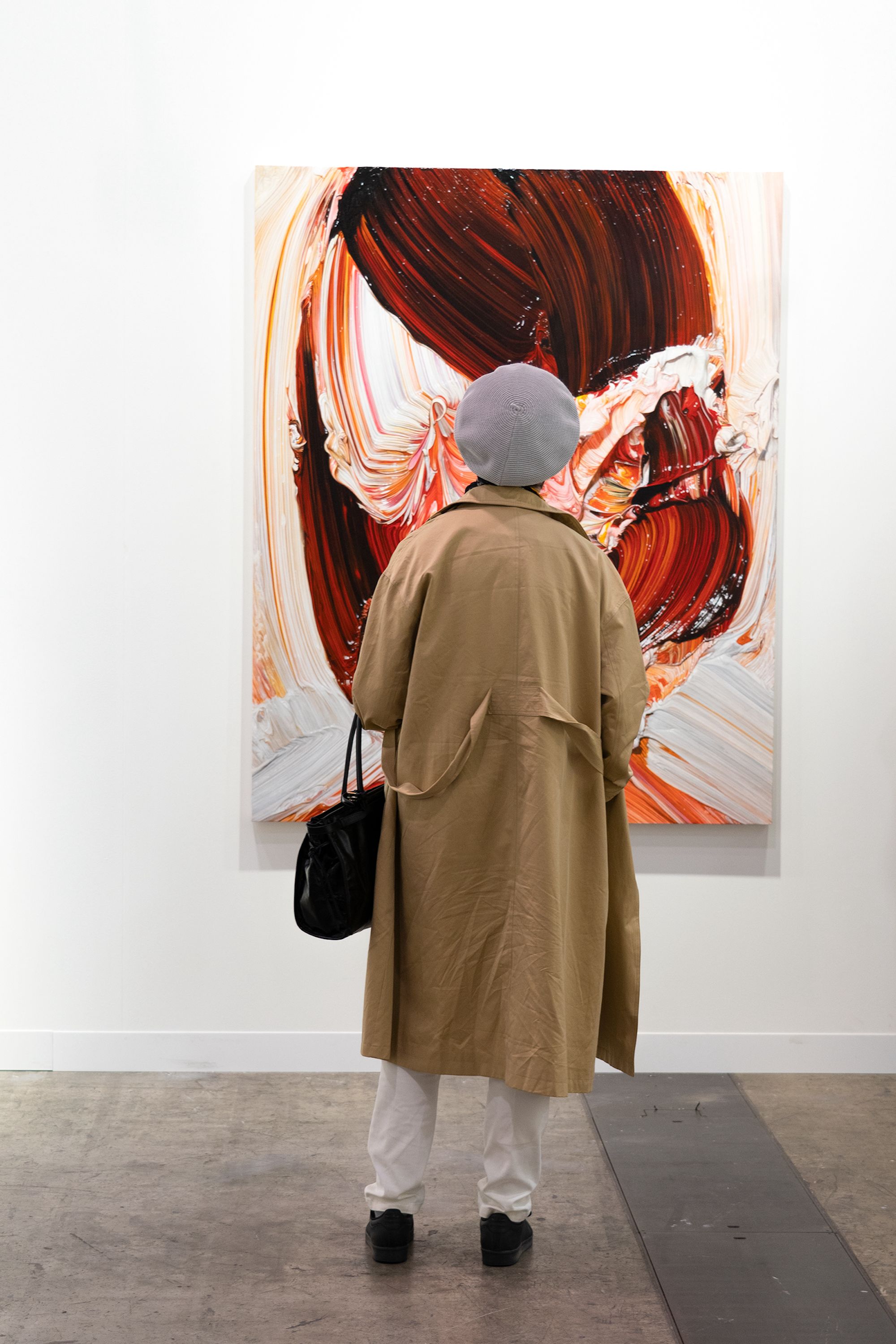 A visitor looks at Japanese artist Teppei Takeda's “Painting of Painting 046” at Maho Kubota gallery's booth.
