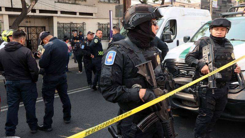 Gunman kills Mexico City mayor’s top aides