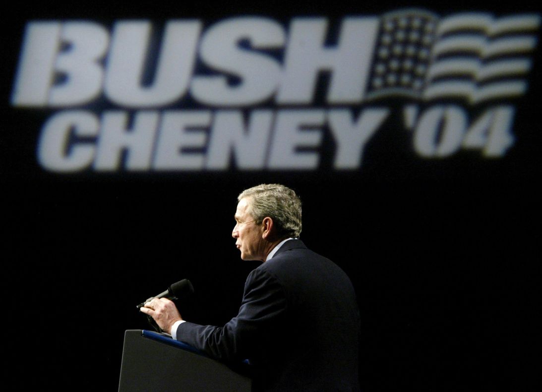 President George W. Bush addresses contributors at a reelection fundraiser in Knoxville, Tennessee, in January 2004.