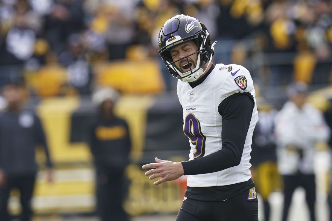 Tucker missed two field goals in the Ravens' loss to the Steelers.