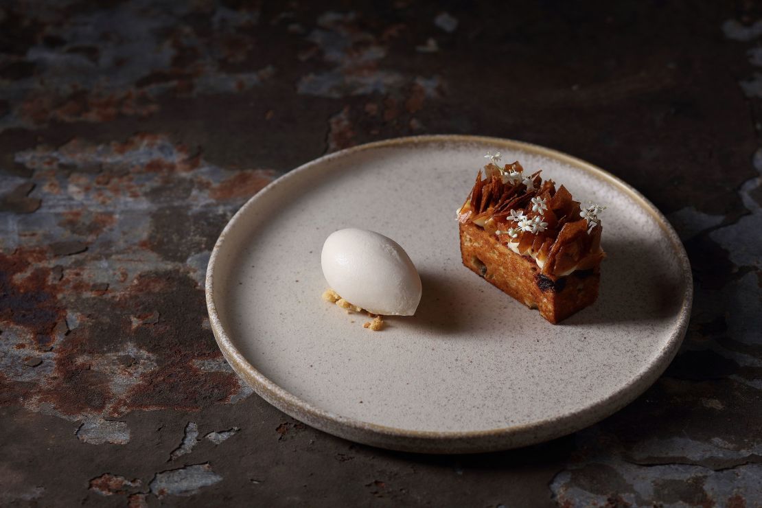 This -40 °C pastry dessert at Minimal is served with a side of gelato.