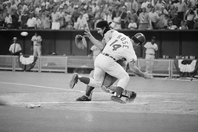 Rose collides with Cleveland catcher Ray Fosse to score the winning run in the 1970 All-Star Game. Both players were injured on the play.