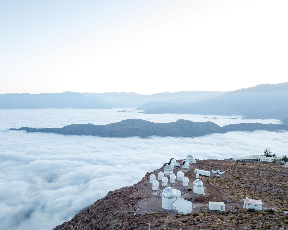 El Observatorio Cerro Tololo en Vicuña, Chile, donde la contaminación lumínica de las ciudades y minas cercanas afecta cada vez más el trabajo de los astrónomos.