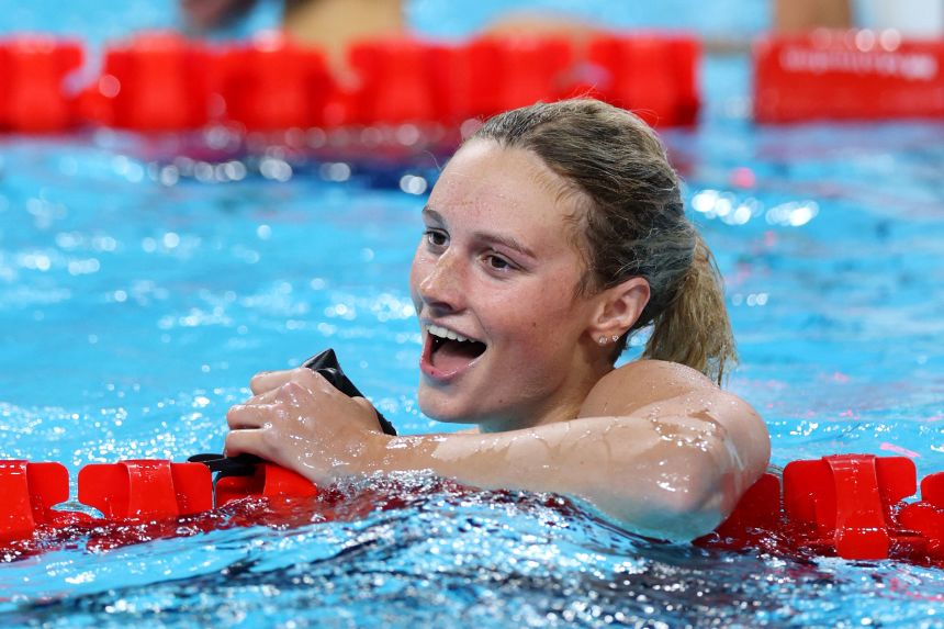 Summer McIntosh celebrates after winning gold in the women’s 400m individual medley final of the 2024 Paris Olympics in Nanterre, France.