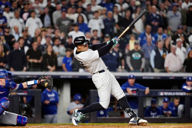 Los Angeles Dodgers survive late comeback attempt by New York Yankees ...