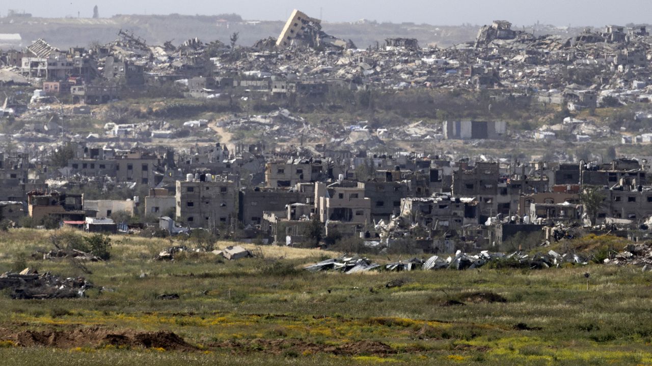 SOUTHERN ISRAEL, ISRAEL - APRIL 2: A view over ruined buildings in the northern Gaza Strip as seen from a position on the Israeli side of the border on April 2, 2025 in Southern Israel, Israel. Defence Minister Israel Katz has said Israel will "capture extensive territory" to be added to "buffer zones" in the Gaza Strip after the military expanded its ground assault overnight. At least 1,042 Palestinians have been killed since Israel broke the ceasefire on 18 March.  (Photo by Amir Levy/Getty Images)