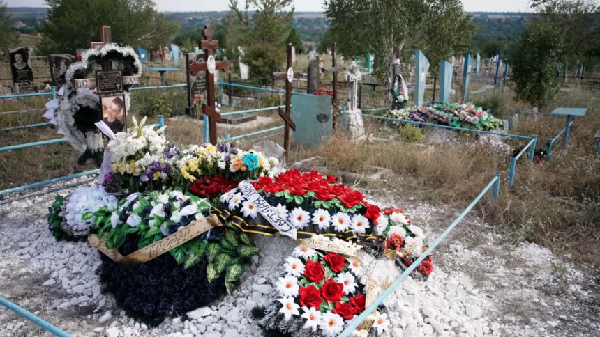 Tymur Hryhorenko’s grave in Kramatorsk. 