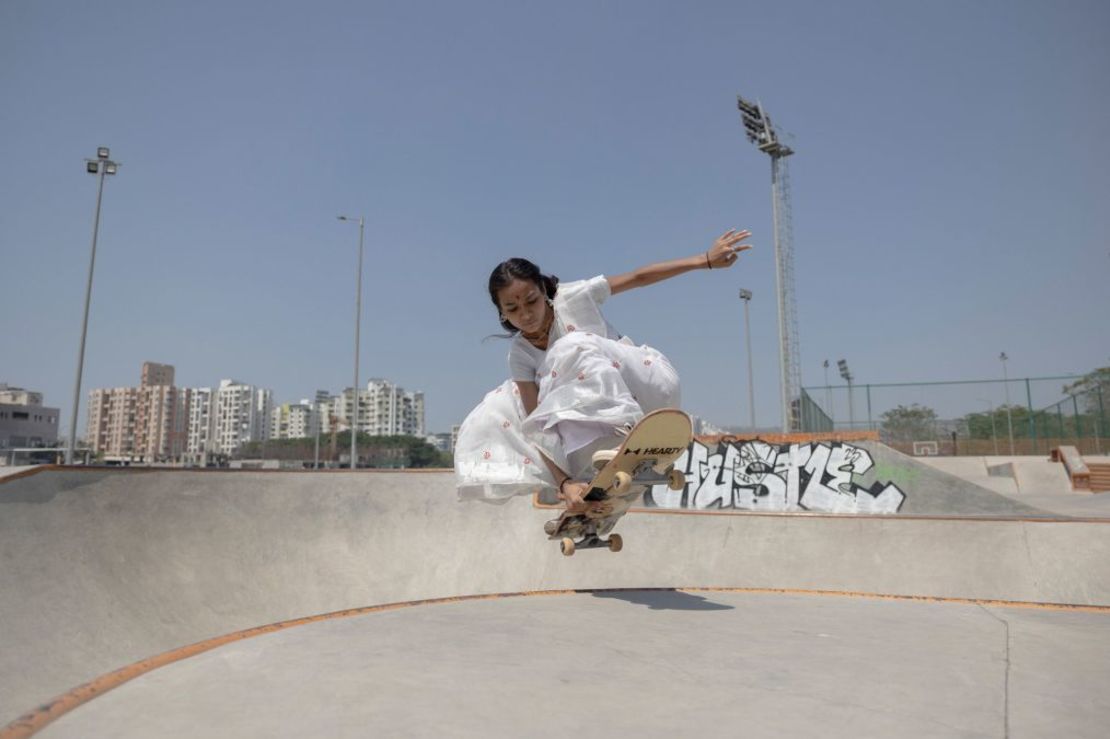 Una patinadora en la India, en la segunda parte de la serie de la fotógrafa Chantal Pinzi "Shred the Patriarchy".