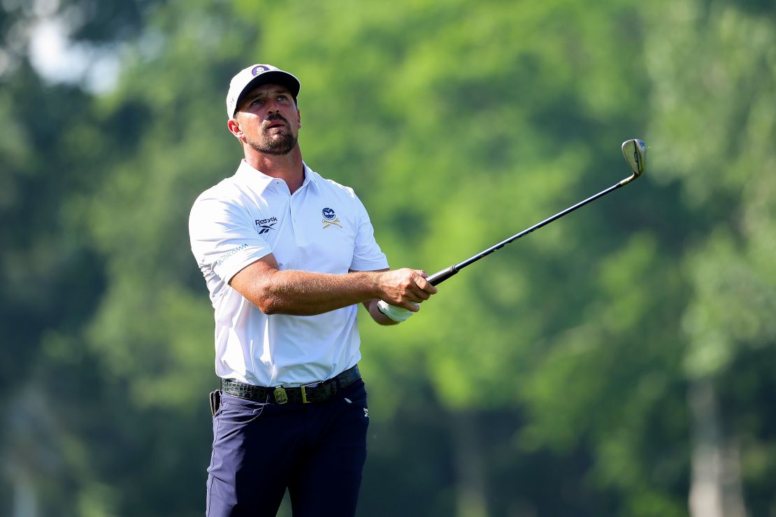 Bryson Dechambeau saw his advance disappear Sunday from the last three trembling holes with hollow quail.