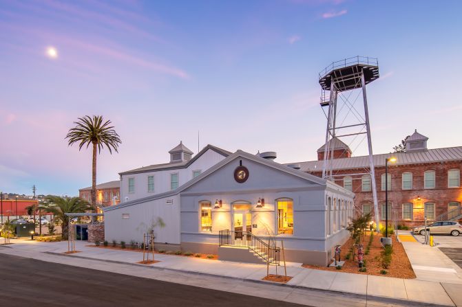 <strong>Making the old new again: </strong>A former silk mill, the nicely renovated Hampton Inn Petaluma includes breakfast for its guests.