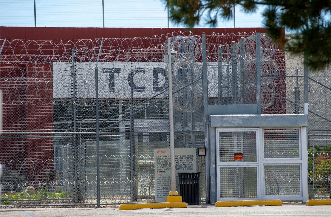 O Centro de Detenção do Condado de Torrance em Estrancia, NM CoreCivic, que opera o centro de detenção sob um contrato com gelo, nega as alegações em um processo por morte ilícita movida em 2023 pela ACLU em nome da propriedade de um requerente de asilo brasileiro.