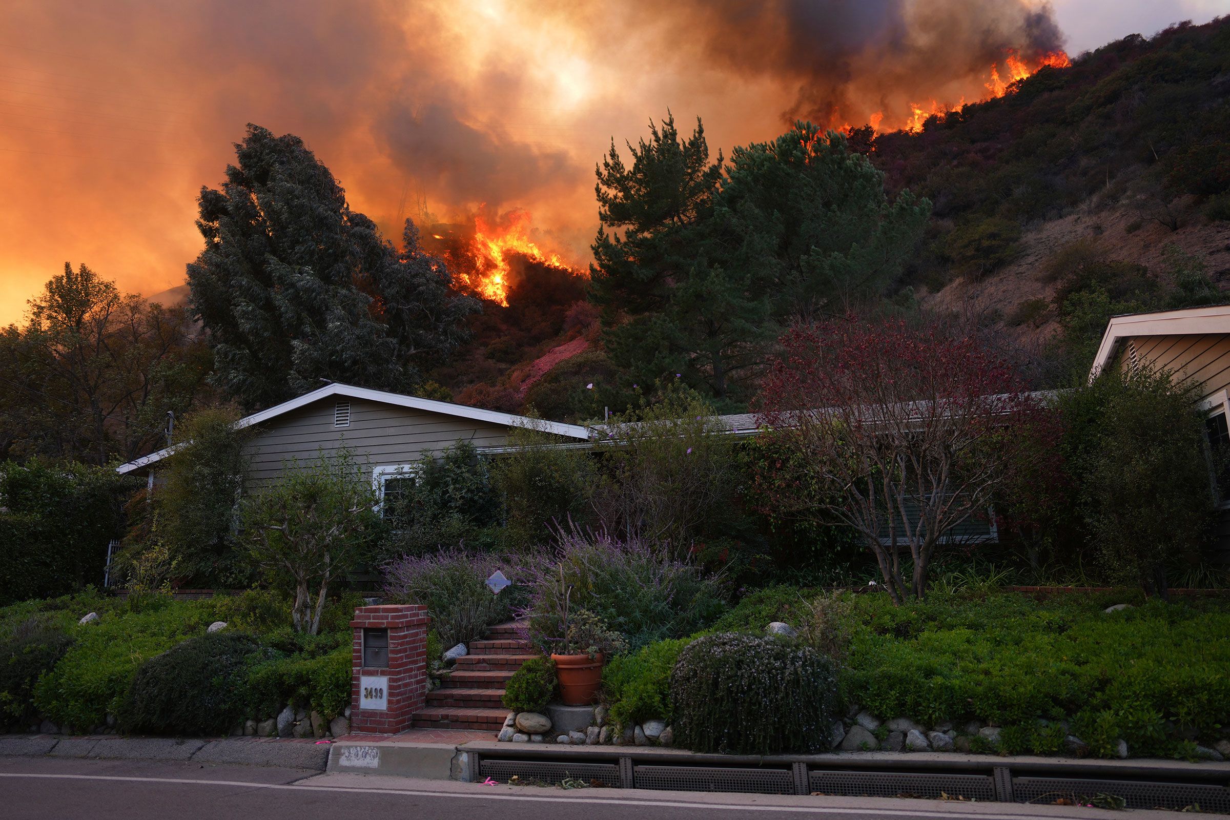 Stay Indoors! Wildfires and Poor Air Quality Grip Los Angeles!