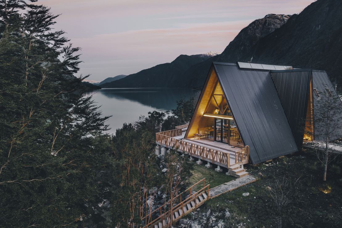 Chilean architecture firm Contexto was recognized for its serene A-framed hotel, TAWA Refugio.