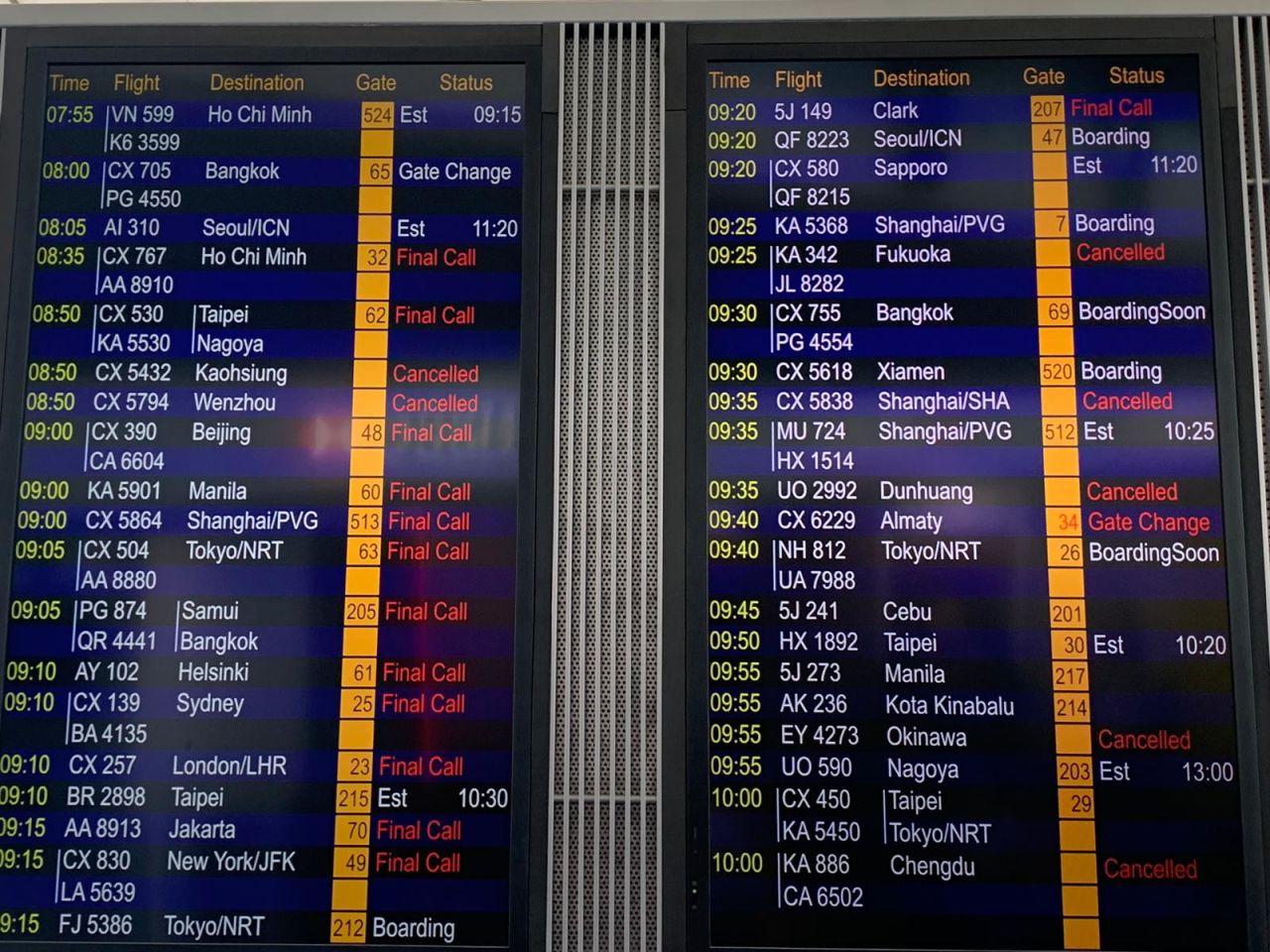 There are more than 100 canceled flights in Hong Kong's airport today.