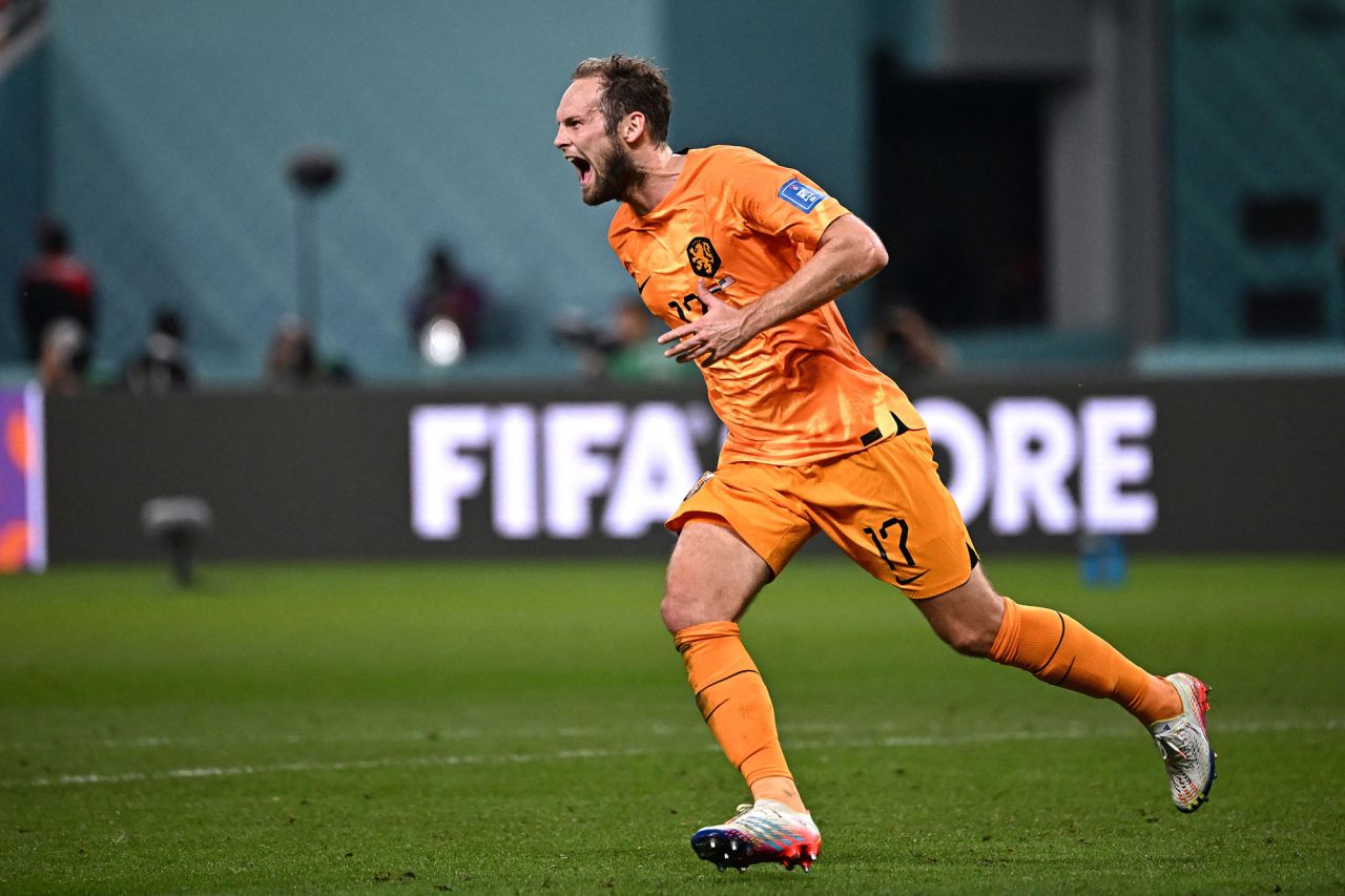 Netherlands' Daley Blind celebrates after he scored his team's second goal against the US on Saturday. 