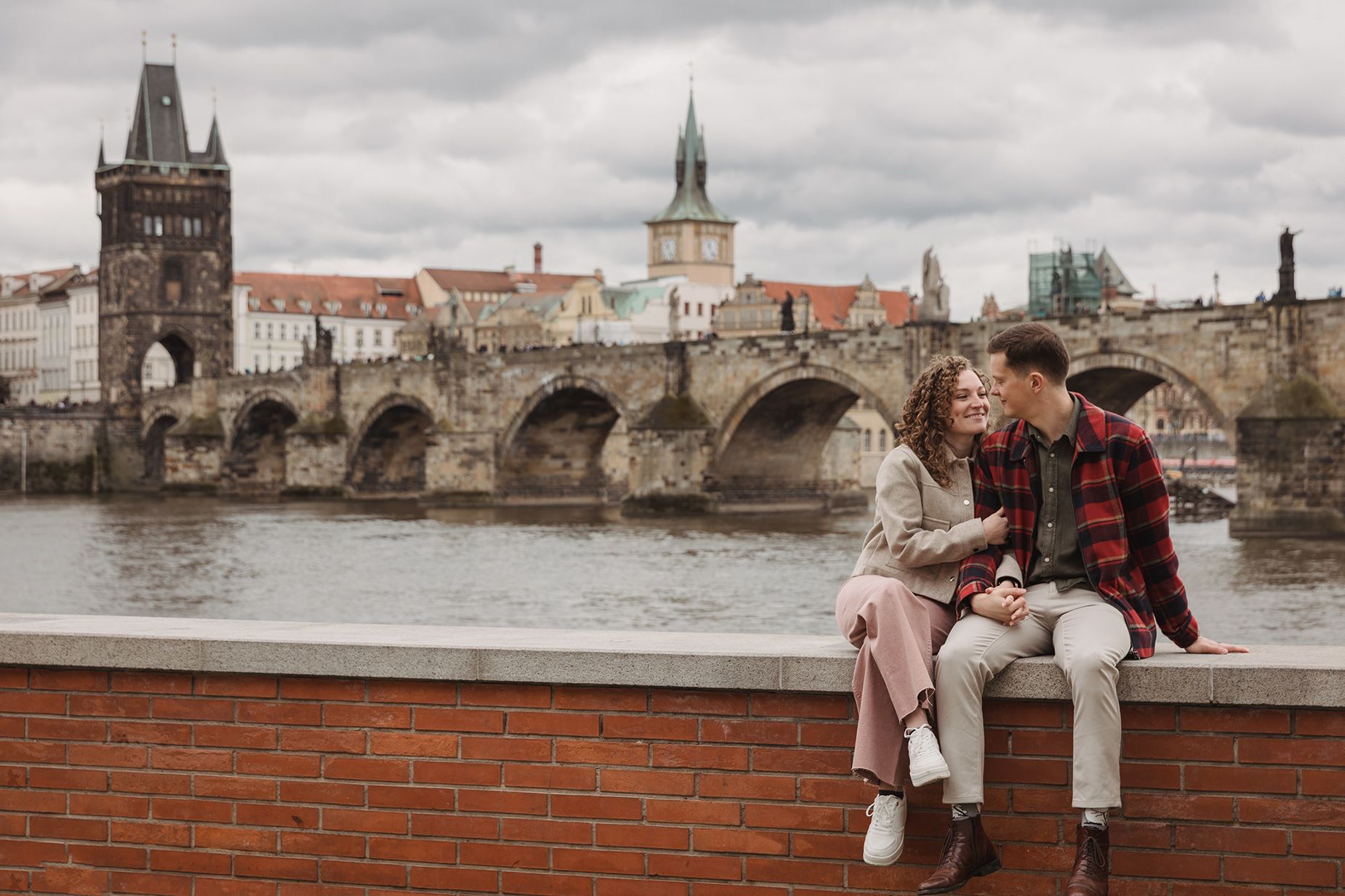 Mandy and Marcus decided to stay in Prague together during the pandemic.