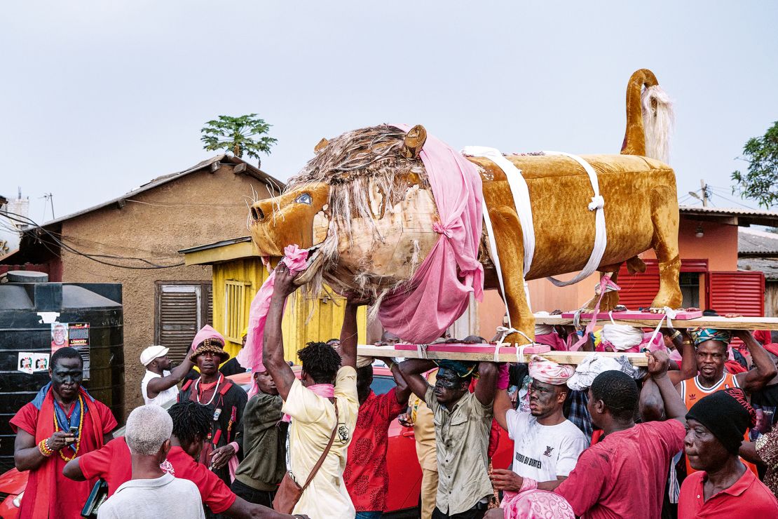 The funeral of Nii Agbetekor, the supreme traditional military leader of Nungua, in Greater Accra, took place in November 2024 and was a rare occasion given it grandeur.